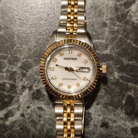 Armitron watch - Picture 2 of 2